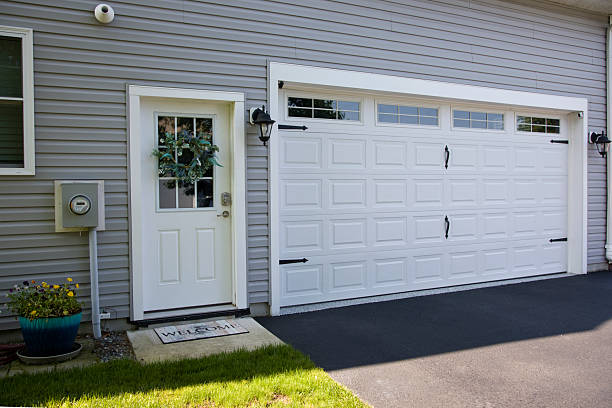 24/7 Emergency Garage Door Panel Replacement experts in Ainsworth, NE